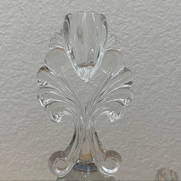 Pair of Vintage New Martinsville Janice Hughe’s Cornflower Cut Candle Holders - Picture 4 of 10